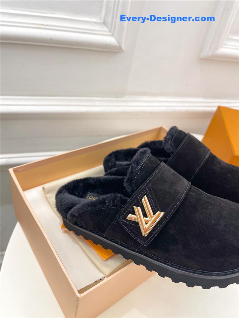 l0vis Vvtt0n lv bread mules wool slippers