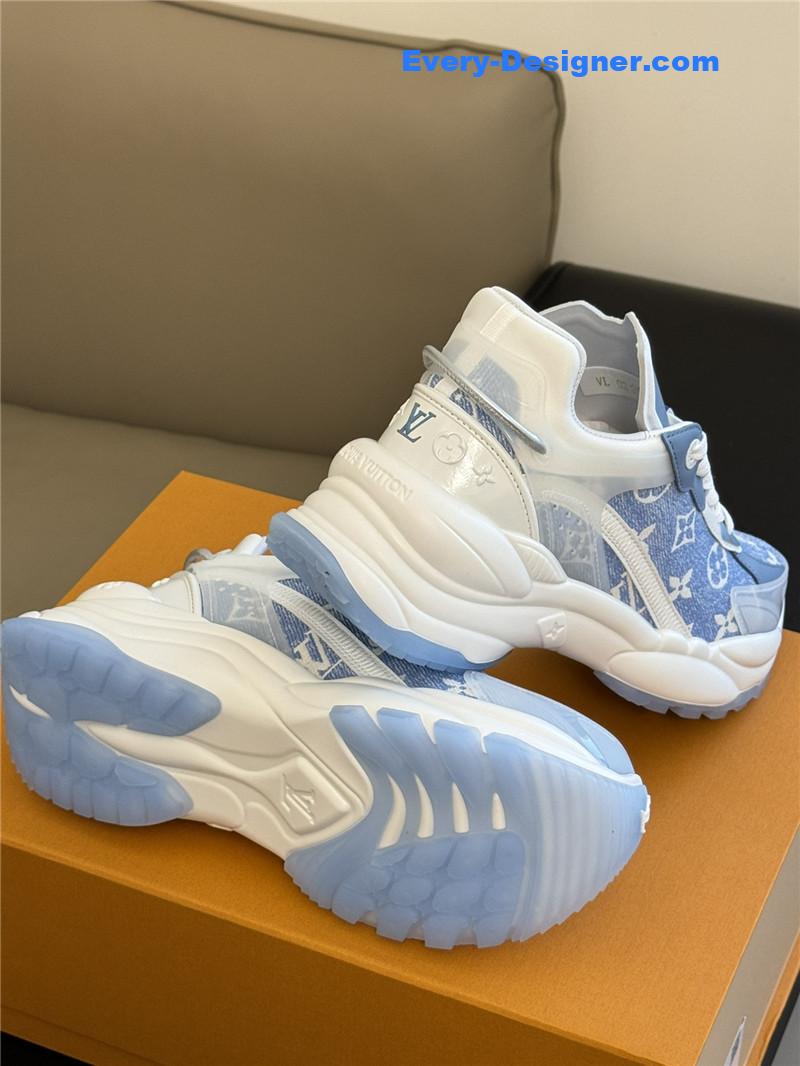 l0vis Vvtt0n lv classic running shoes