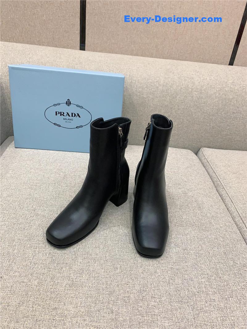 Pra*a new triangle high heel boots