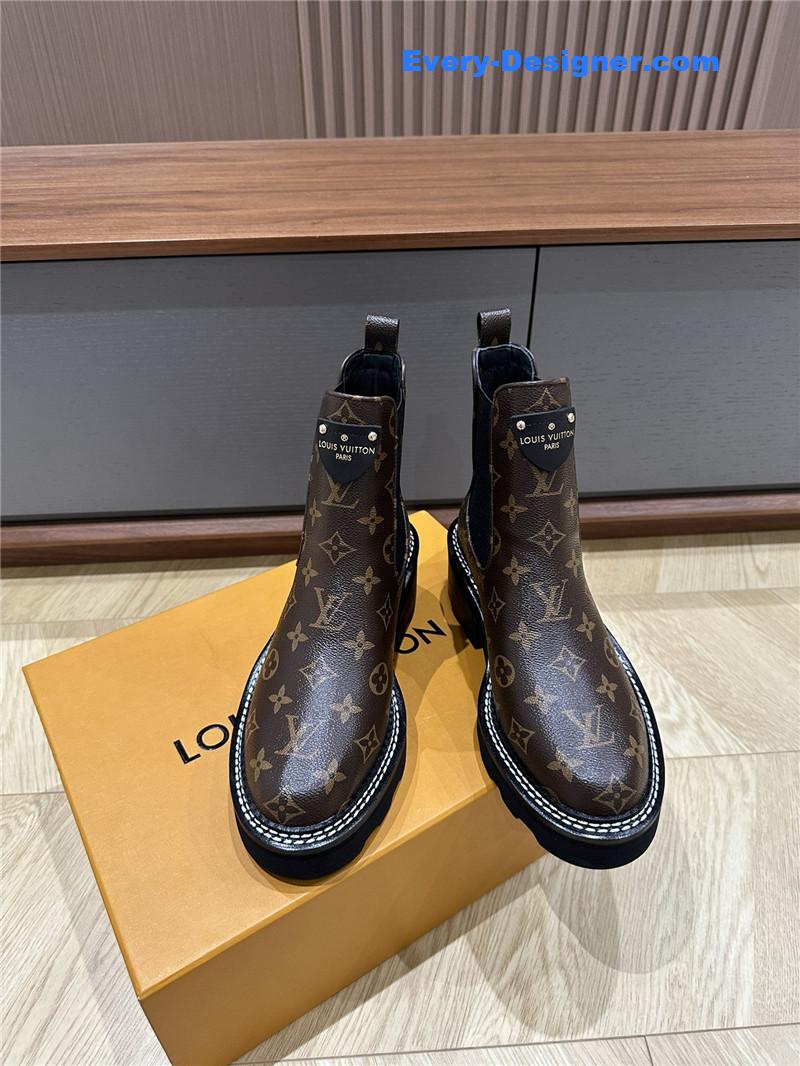 l0vis Vvtt0n lv classic elastic and nude boots