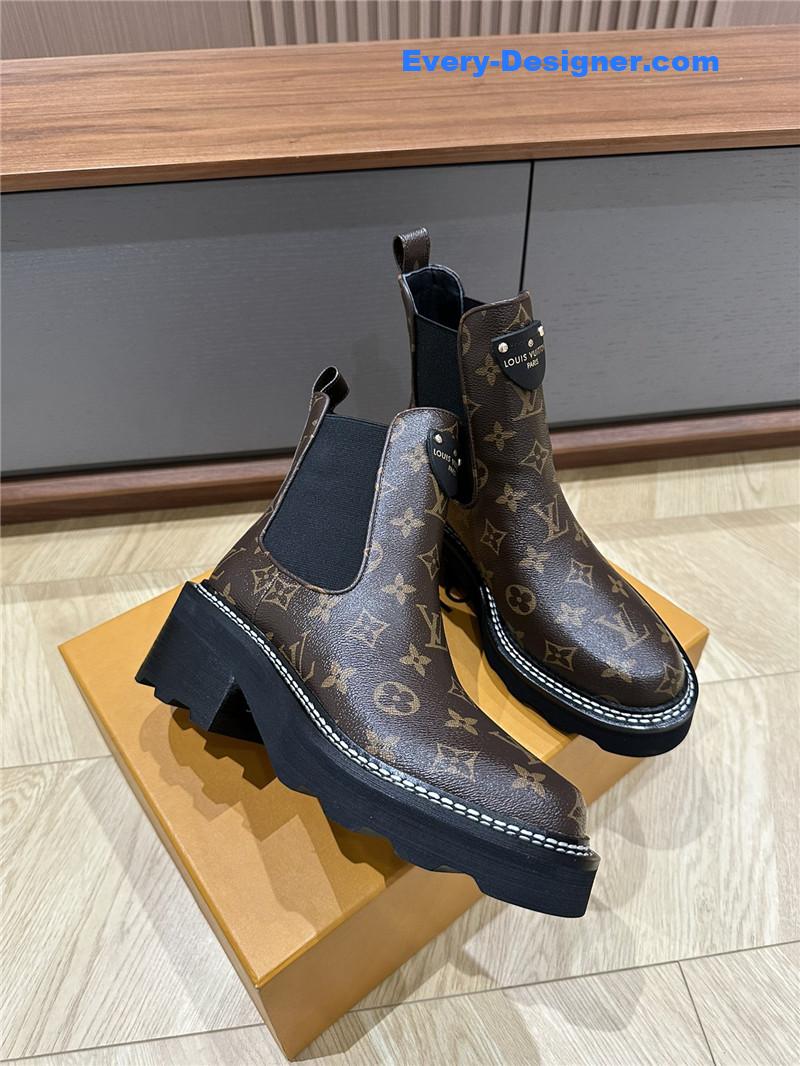 l0vis Vvtt0n lv classic elastic and nude boots