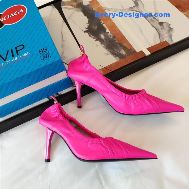 Ba1en*iaga’s new knife-heel kitten-heel elastic cuffed shoes