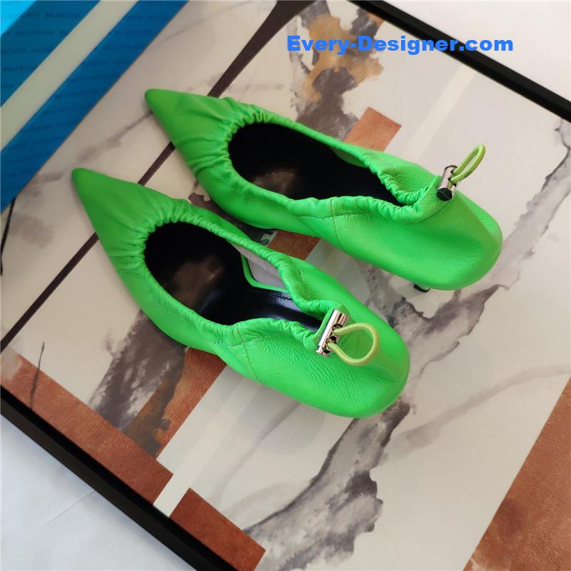 Ba1en*iaga’s new knife-heel kitten-heel elastic cuffed shoes