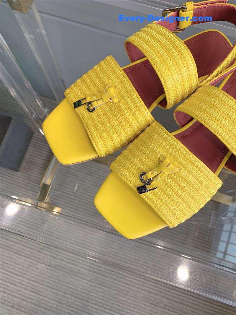 L0r0 P1ana’s new flat sandals