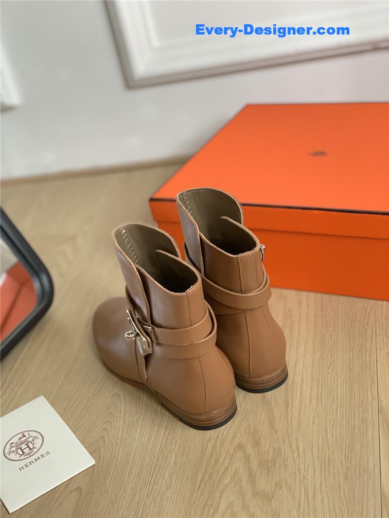 H**me5 classic kelly buckle boots