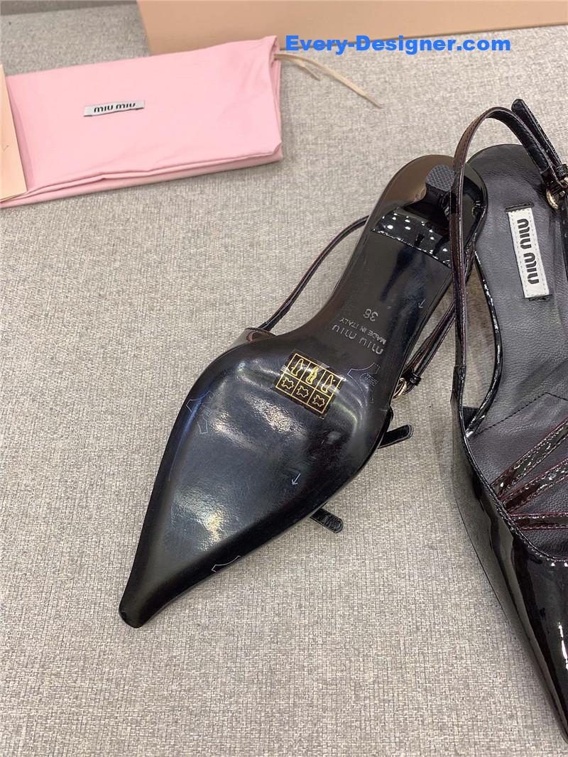M1um1u catwalk style pointed toe kitten heels