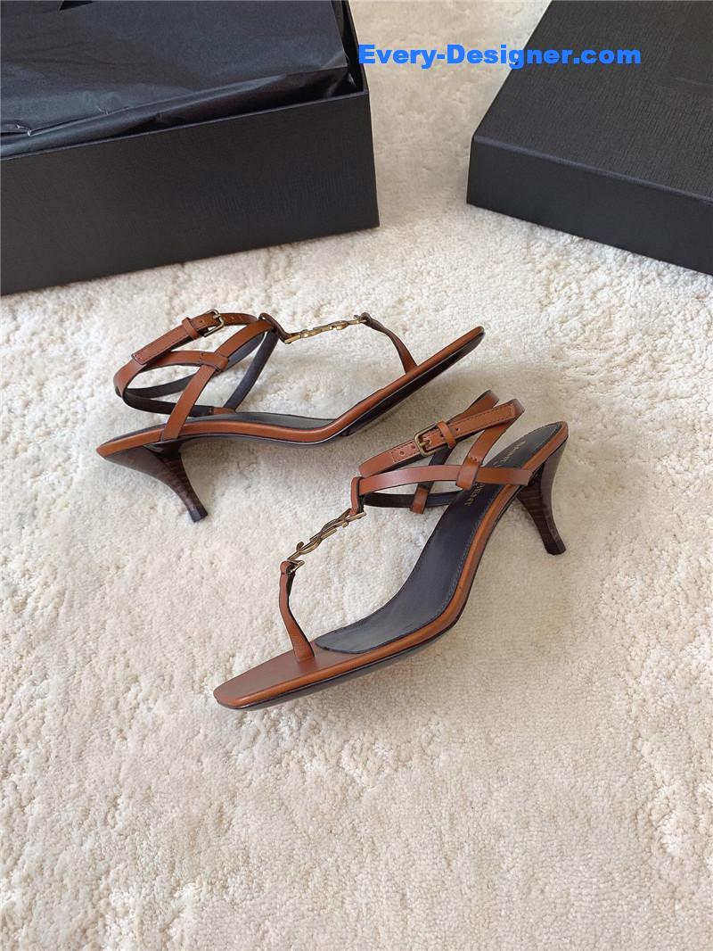 Y51 kitten heel sandals