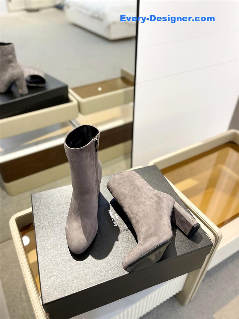 Sa1nt Lau*nt gray heel suede boots
