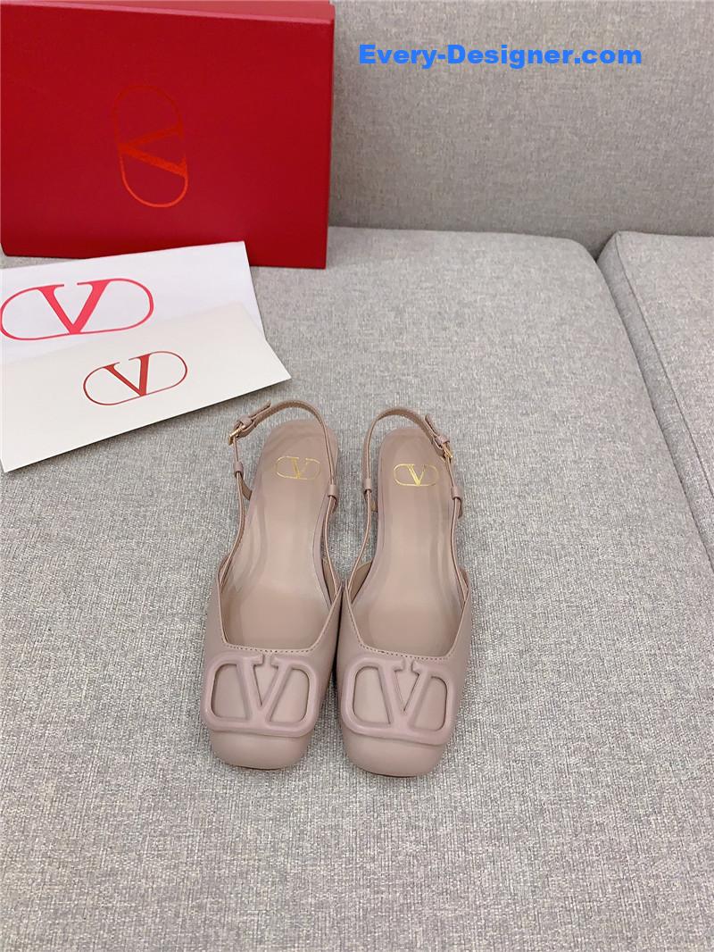 Va1e*ntin0 new square toe low heel shoes