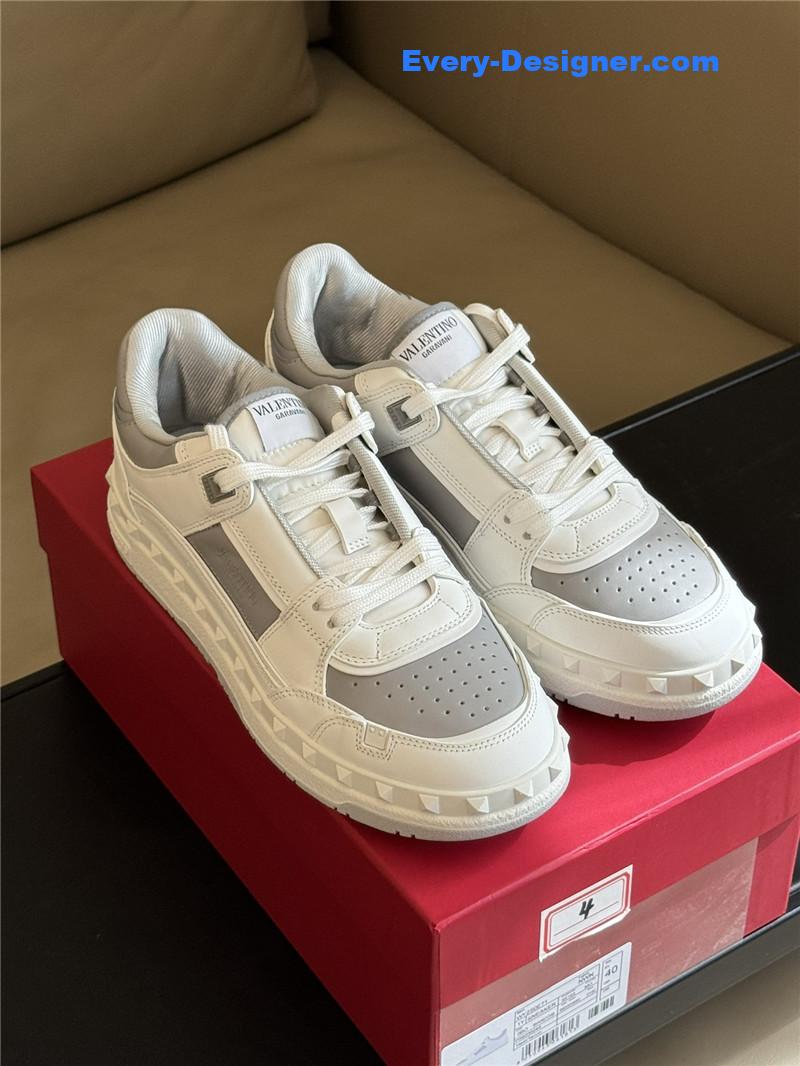 Va1e*ntin0 couple sneakers