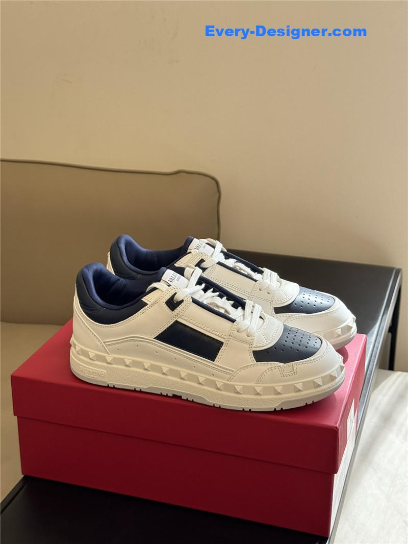 Va1e*ntin0 couple sneakers