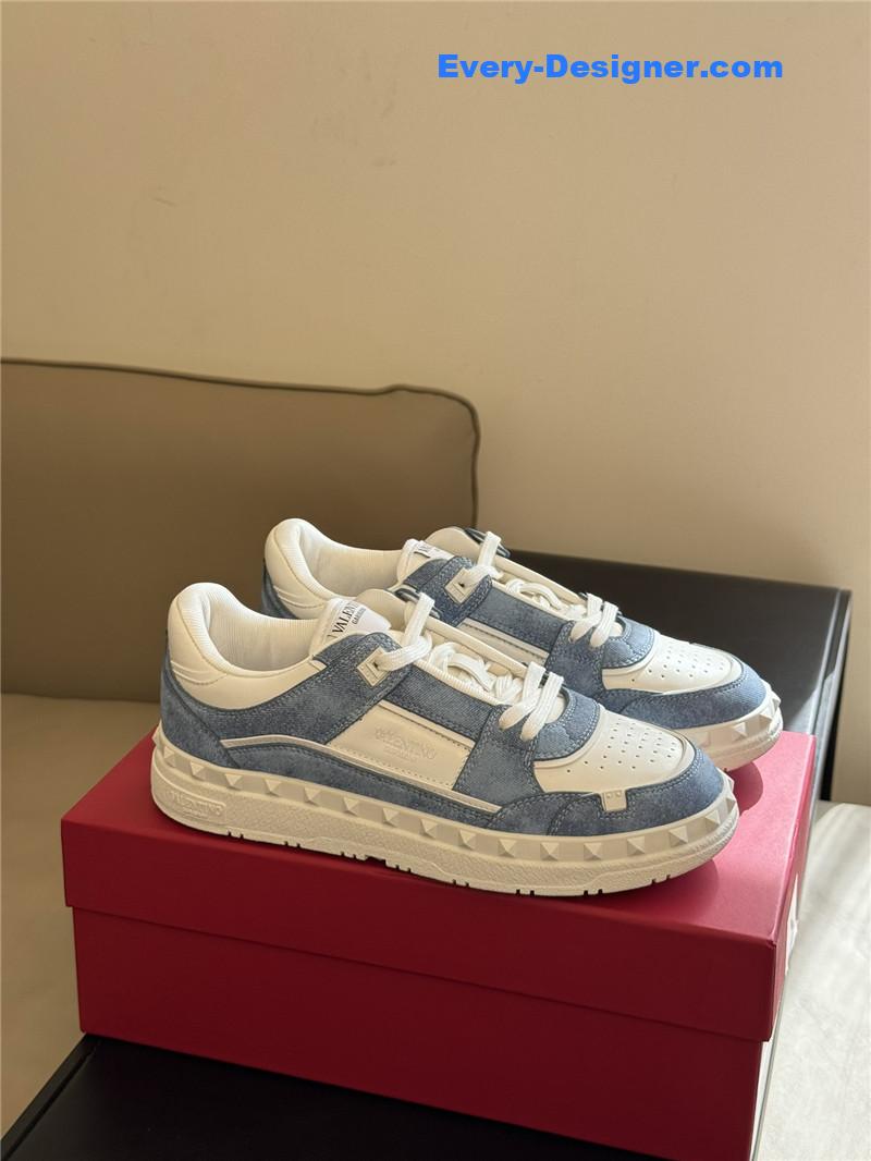 Va1e*ntin0 couple sneakers