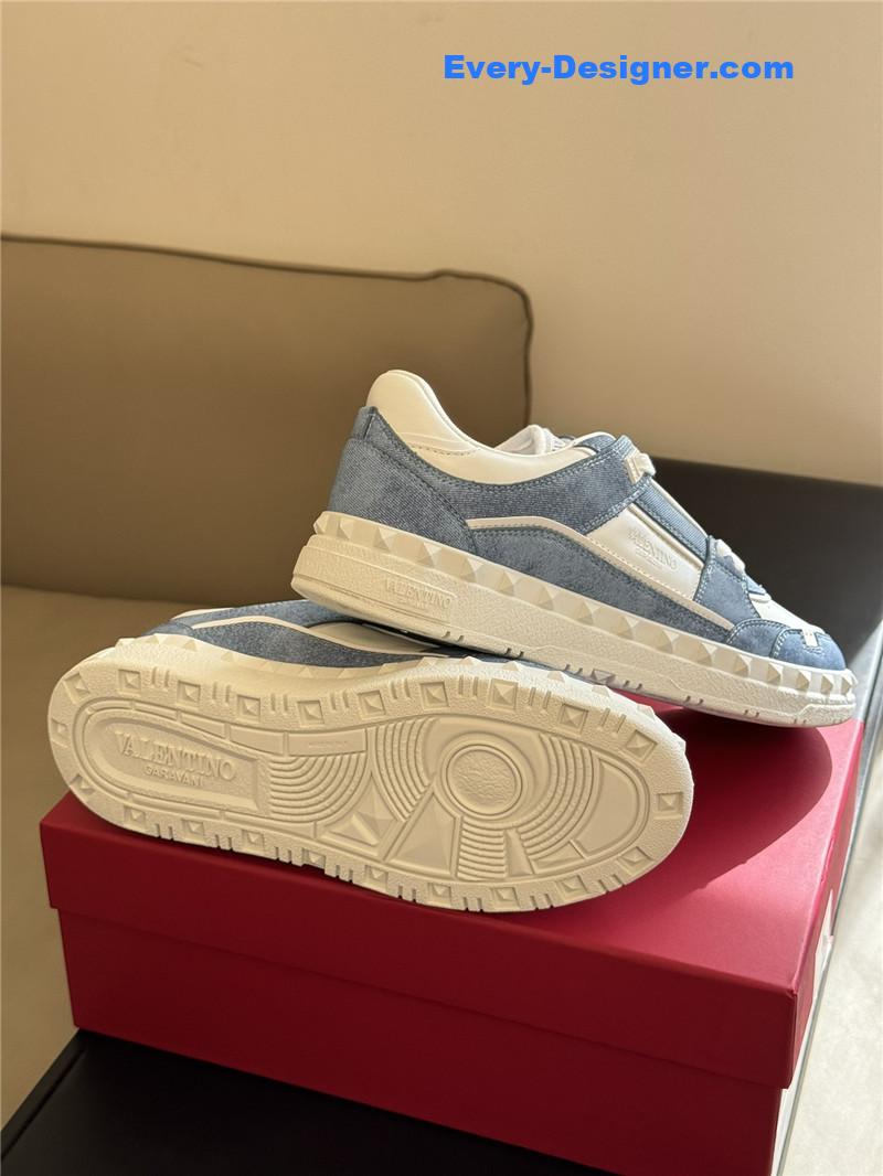 Va1e*ntin0 couple sneakers
