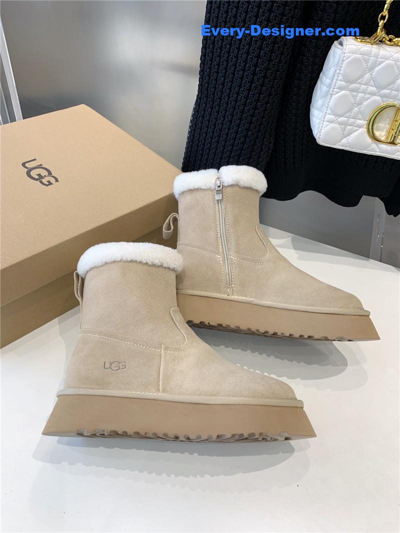 UGG Dipper Shearling Platform Boots