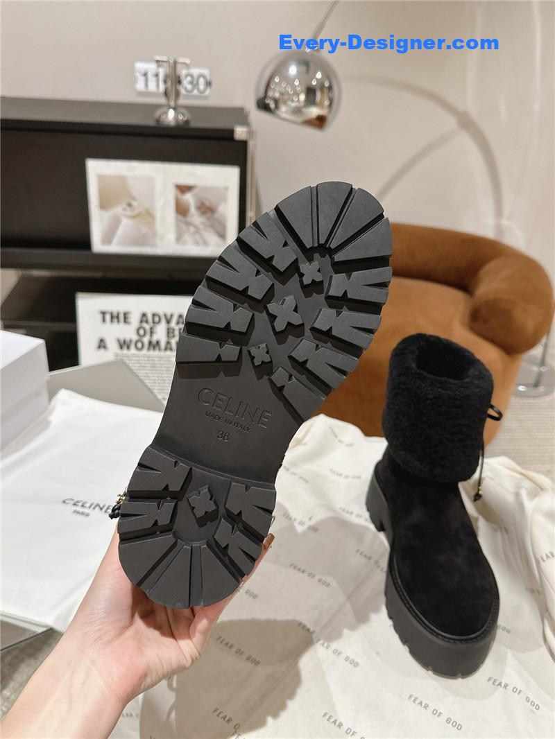 Ce1i*e bulky cropped boot in black