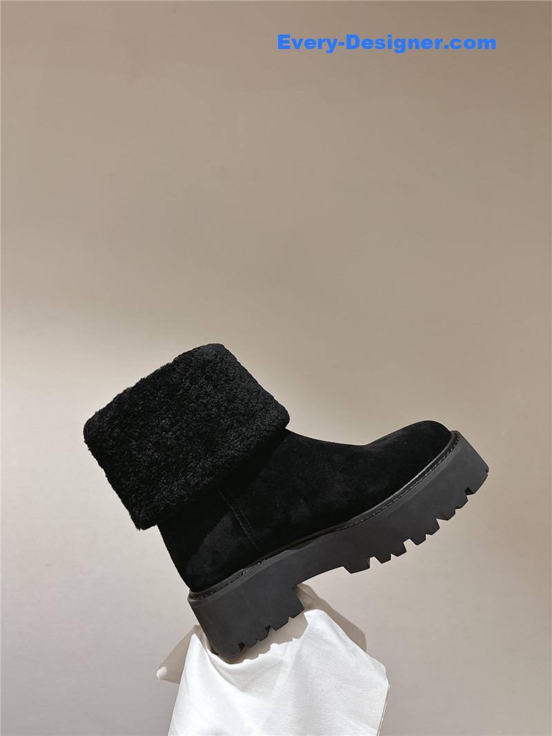 Ce1i*e bulky cropped boot in black
