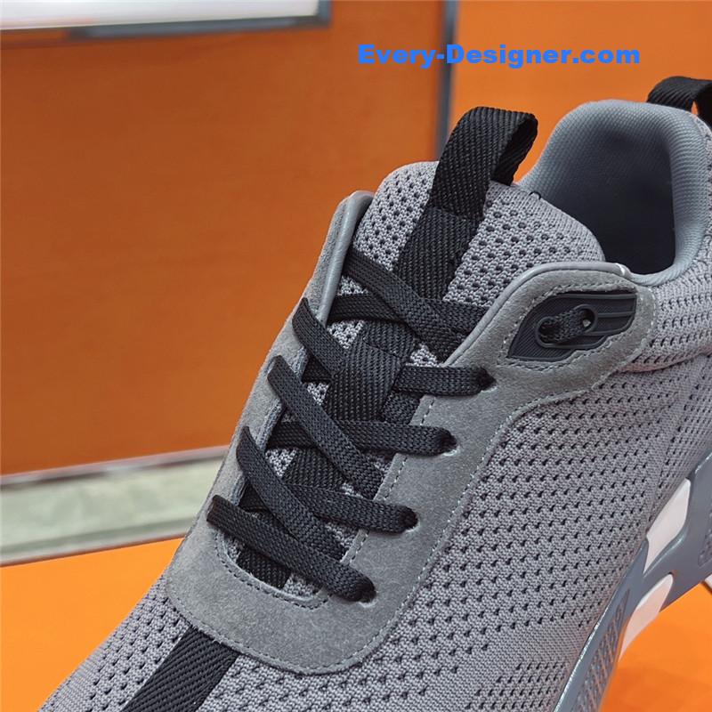 H**me5 new sneakers