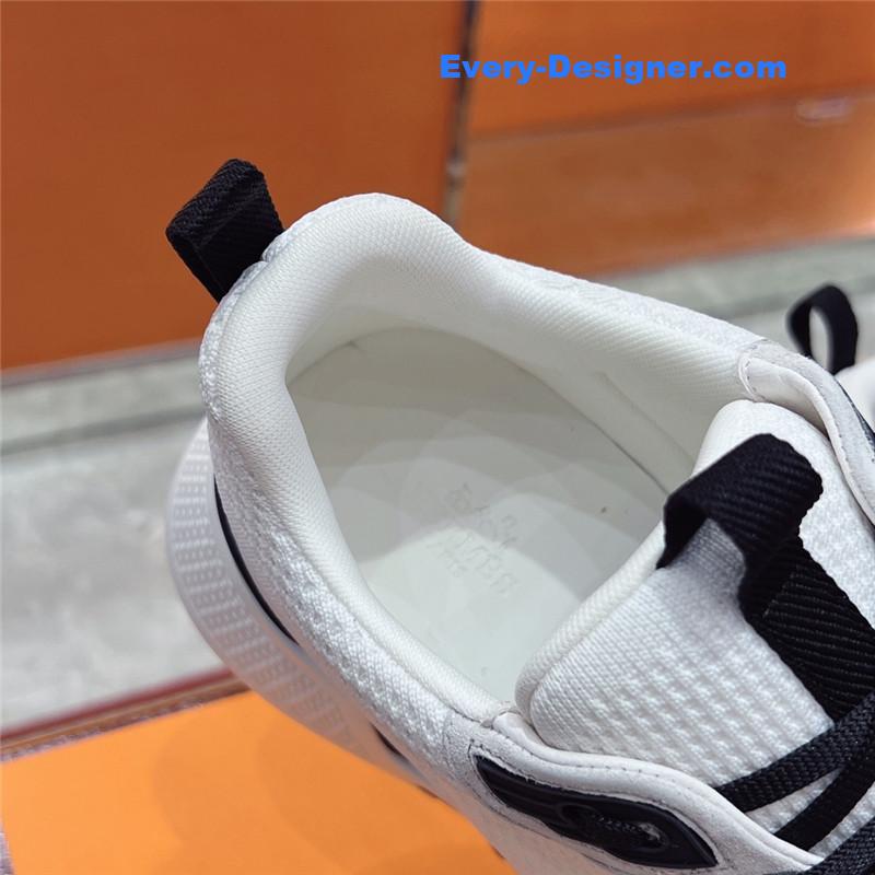 H**me5 new sneakers