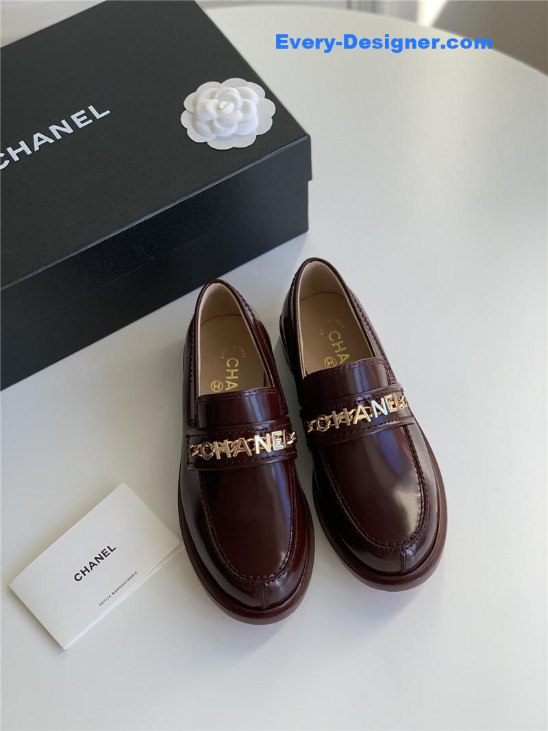 Ch**el classic letter chain loafers