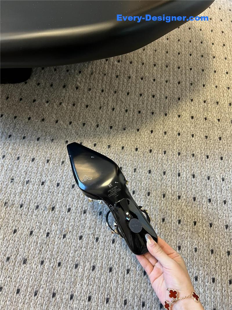 Va1e*ntin0 new two strap high heels