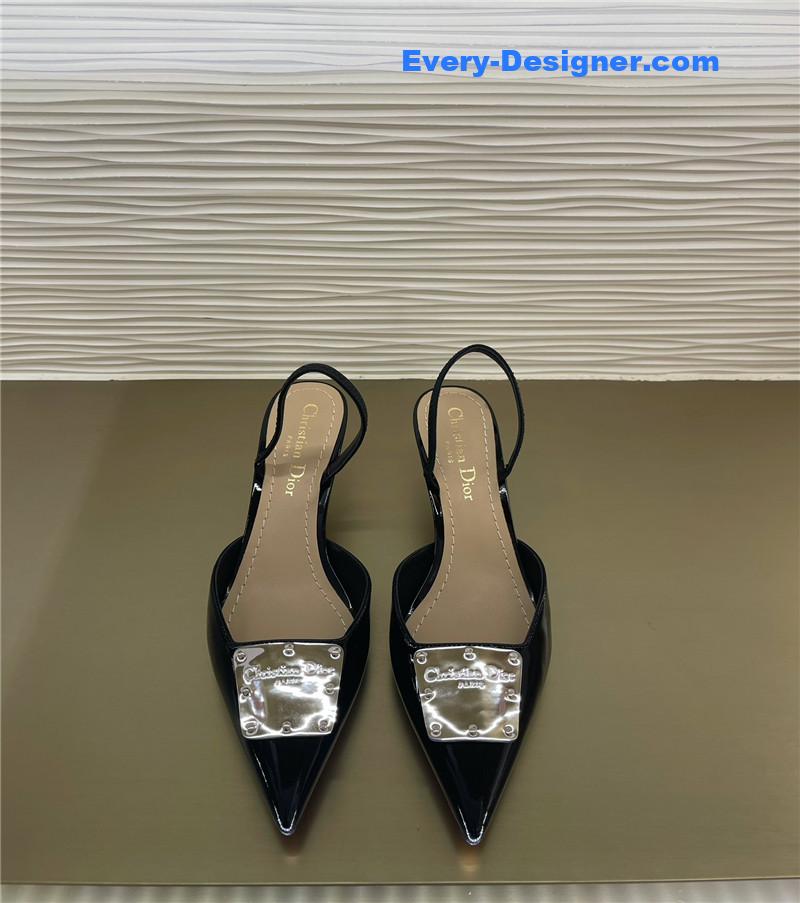 D10r new sandals