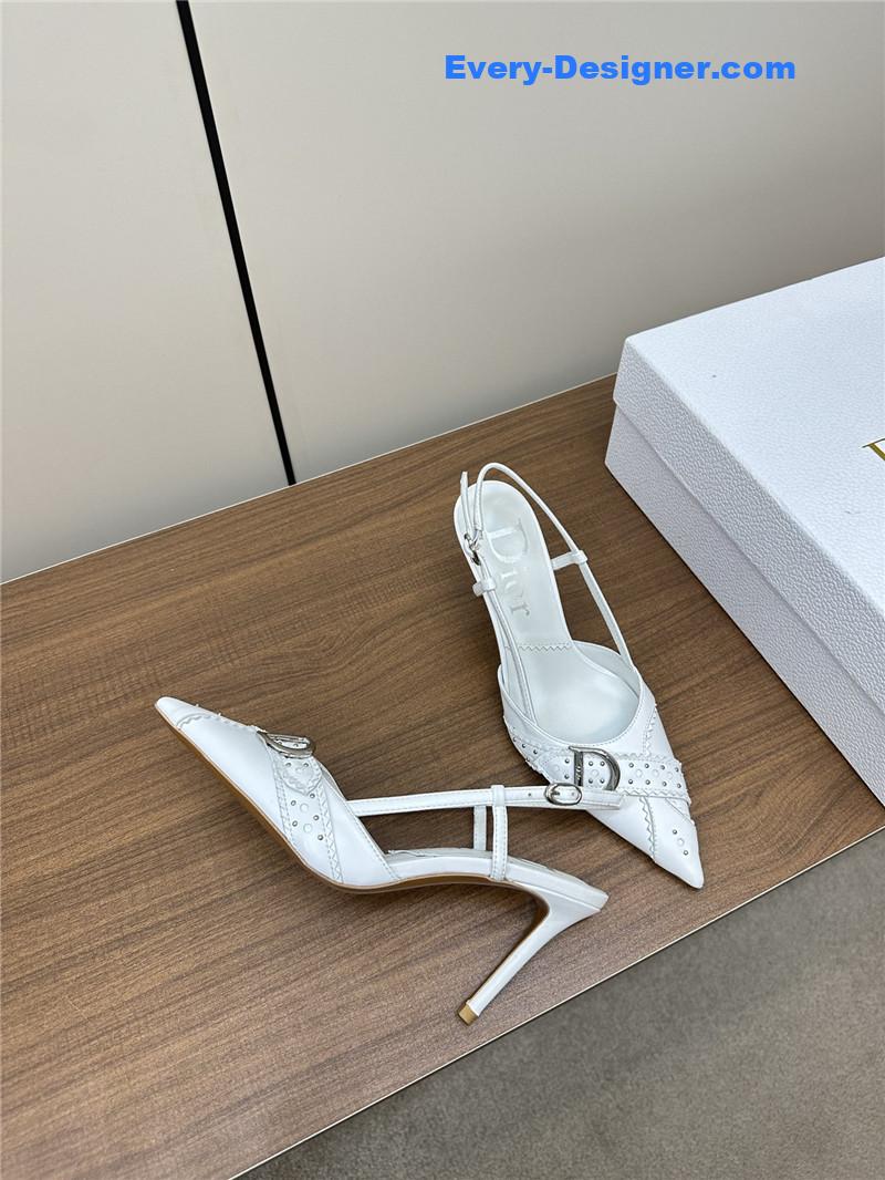 D10r new early spring sandals