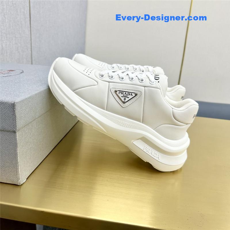 Pra*a new casual shoes