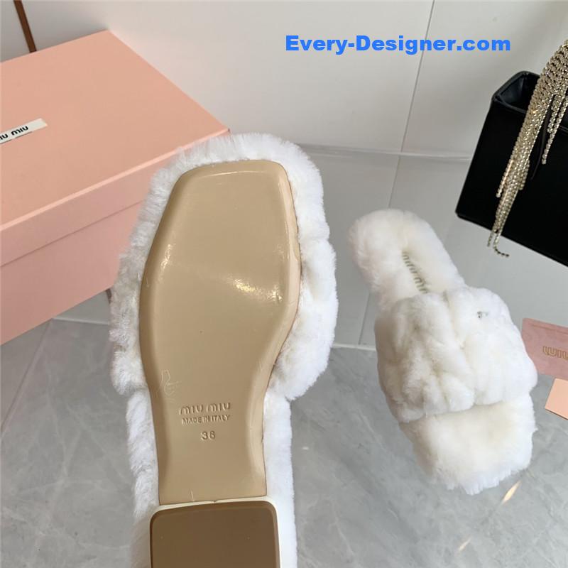 M1um1u new flat wool slippers