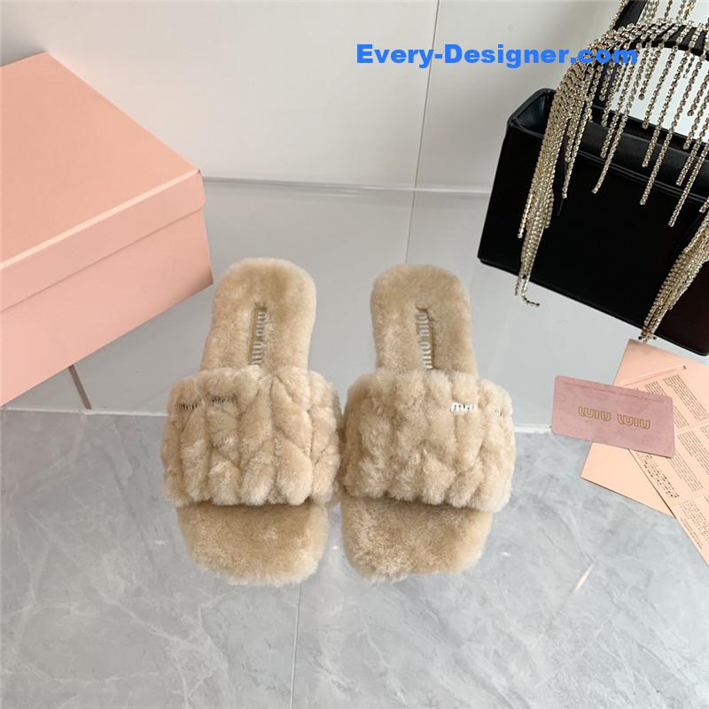 M1um1u new flat wool slippers