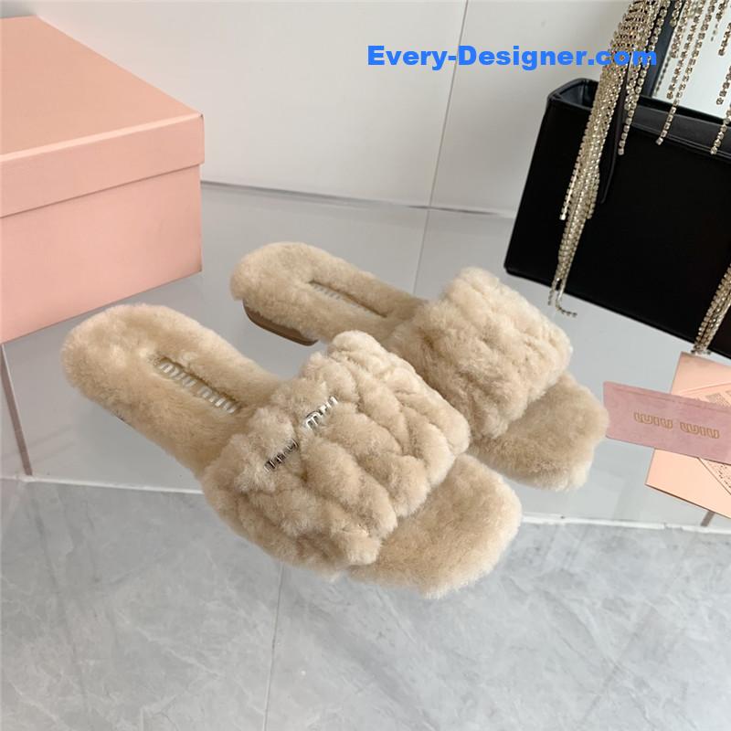 M1um1u new flat wool slippers