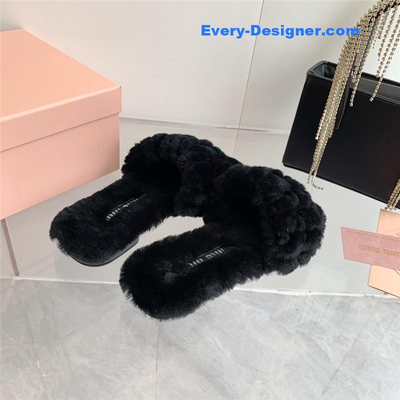 M1um1u new flat wool slippers