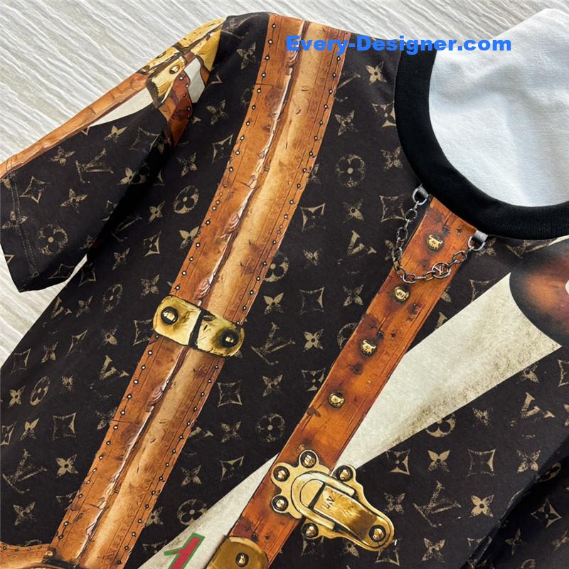 l0vis Vvtt0n lv metal chain luggage print t-shirt replica clothes