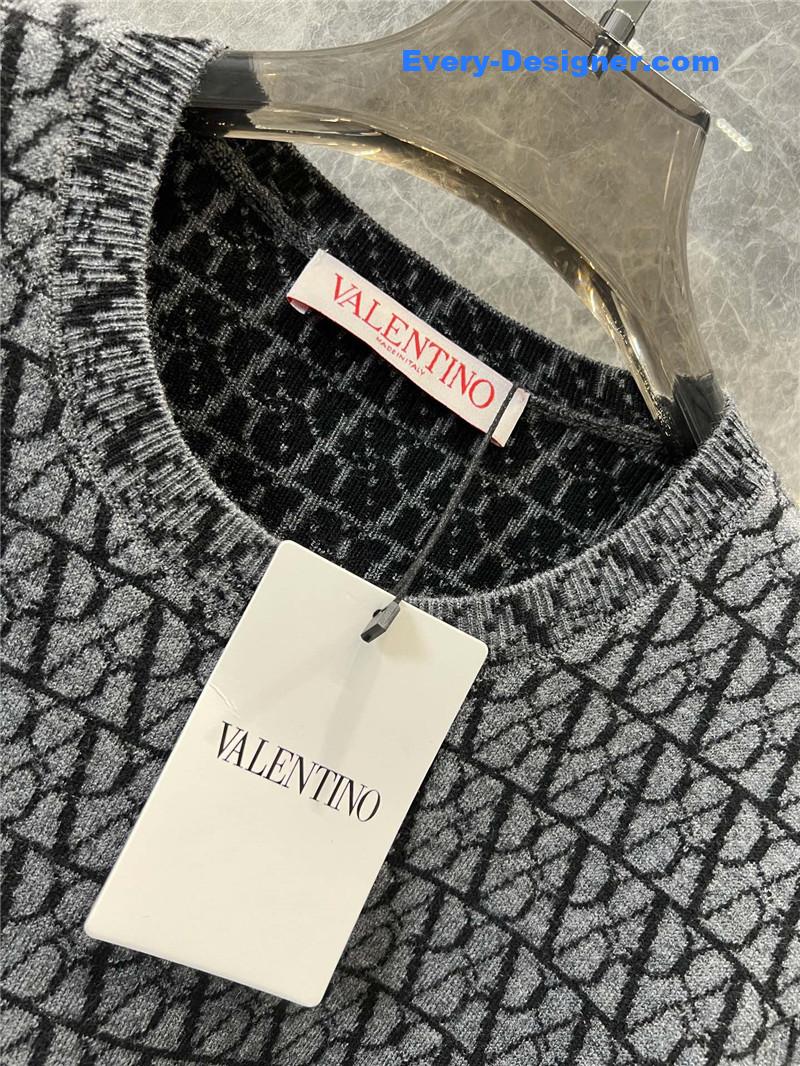 Va1e*ntin0 crew neck knitted sweater replica designer clothes