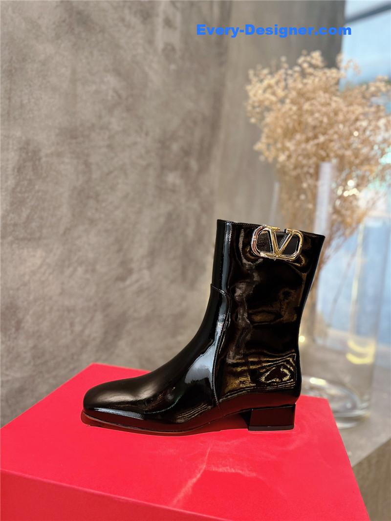 Va1e*ntin0 vlogo leather ankle boots