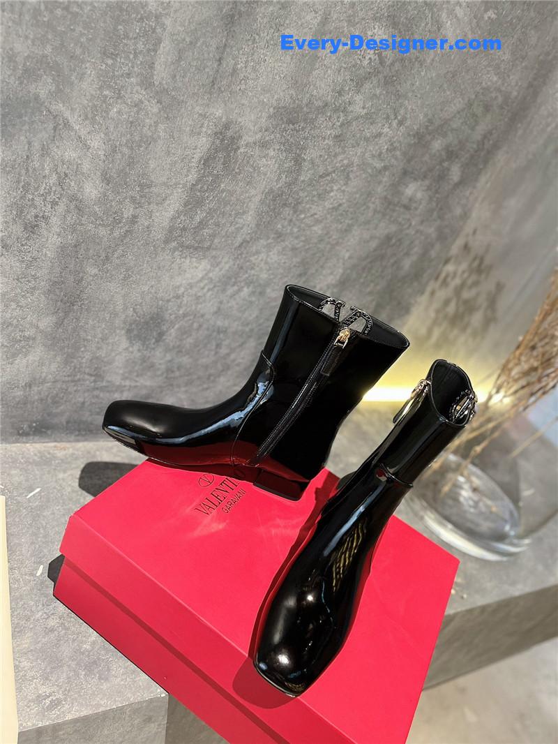 Va1e*ntin0 vlogo leather ankle boots