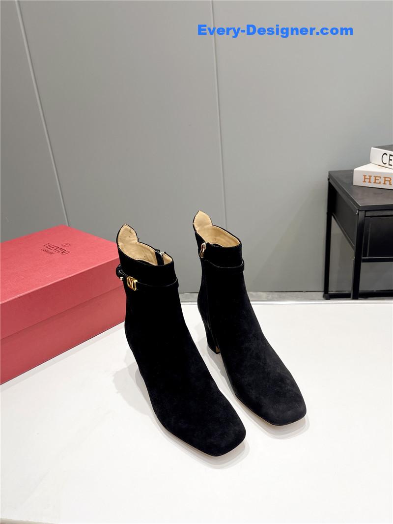 Va1e*ntin0 garavani 60mm suede ankle boots