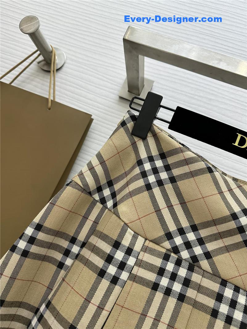 Bv*b*rry short plaid skirt cheap replica designer clothes