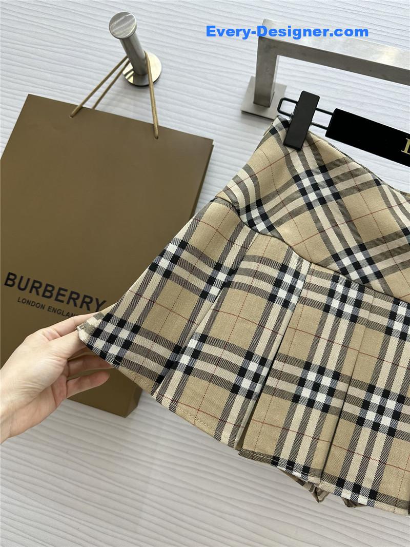 Bv*b*rry short plaid skirt cheap replica designer clothes