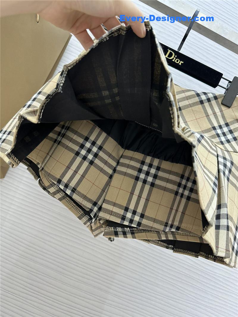 Bv*b*rry short plaid skirt cheap replica designer clothes