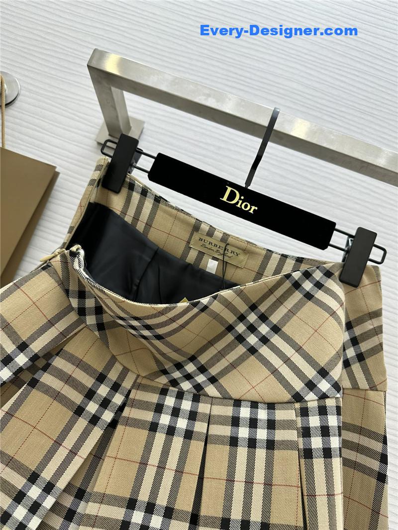 Bv*b*rry short plaid skirt cheap replica designer clothes