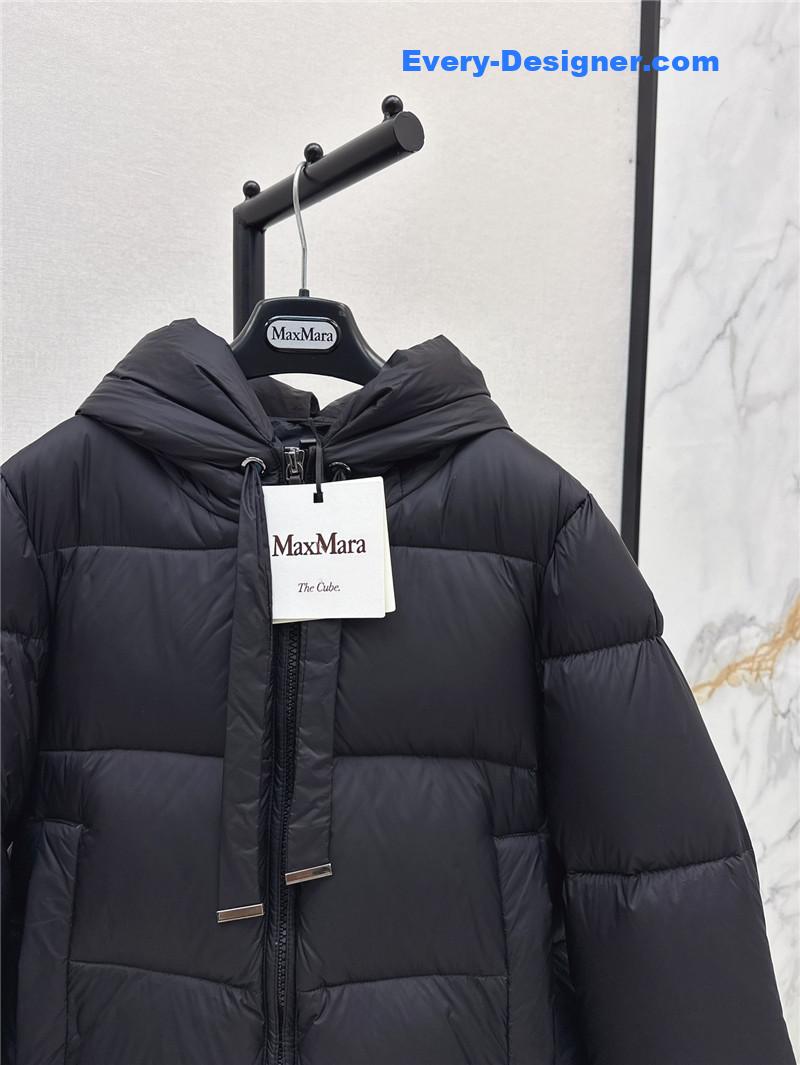 Vanitoo mid-length hooded down jacket replica clothing