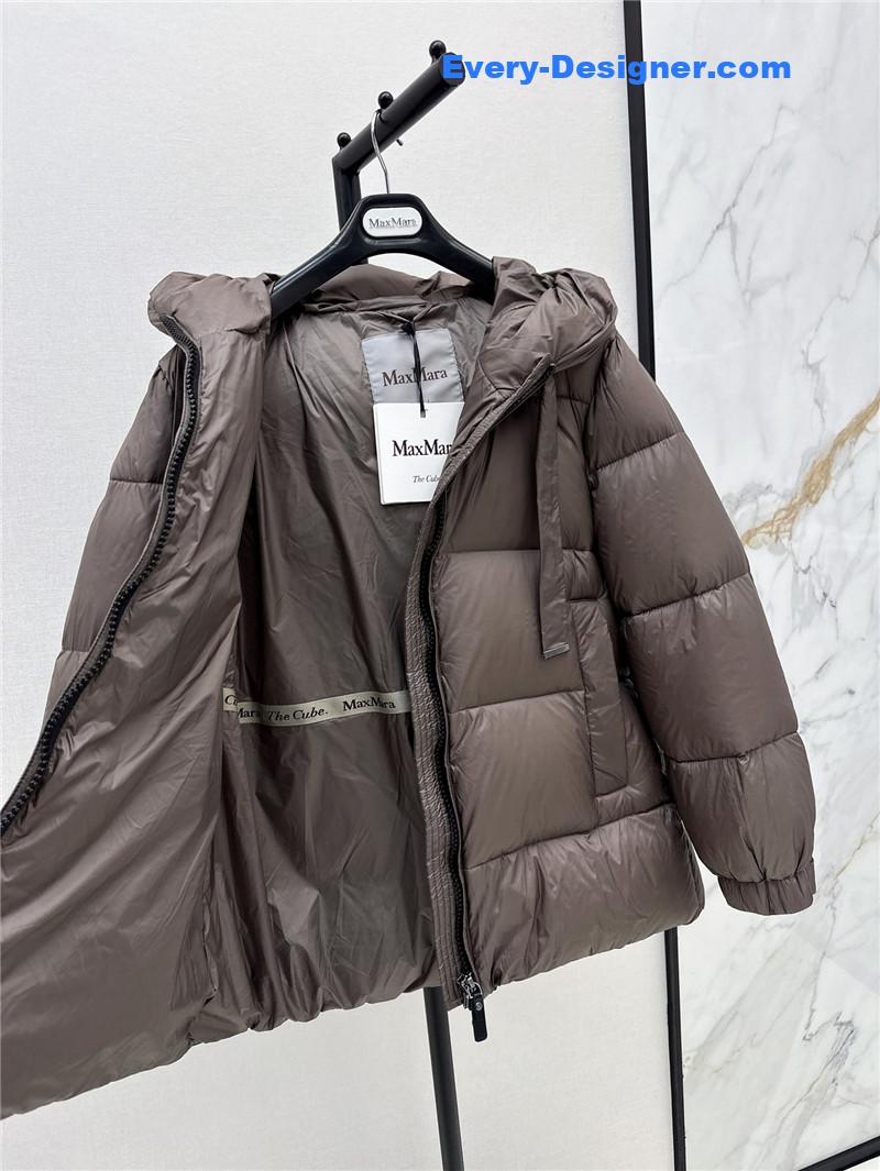 Vanitoo mid-length hooded down jacket replica clothing