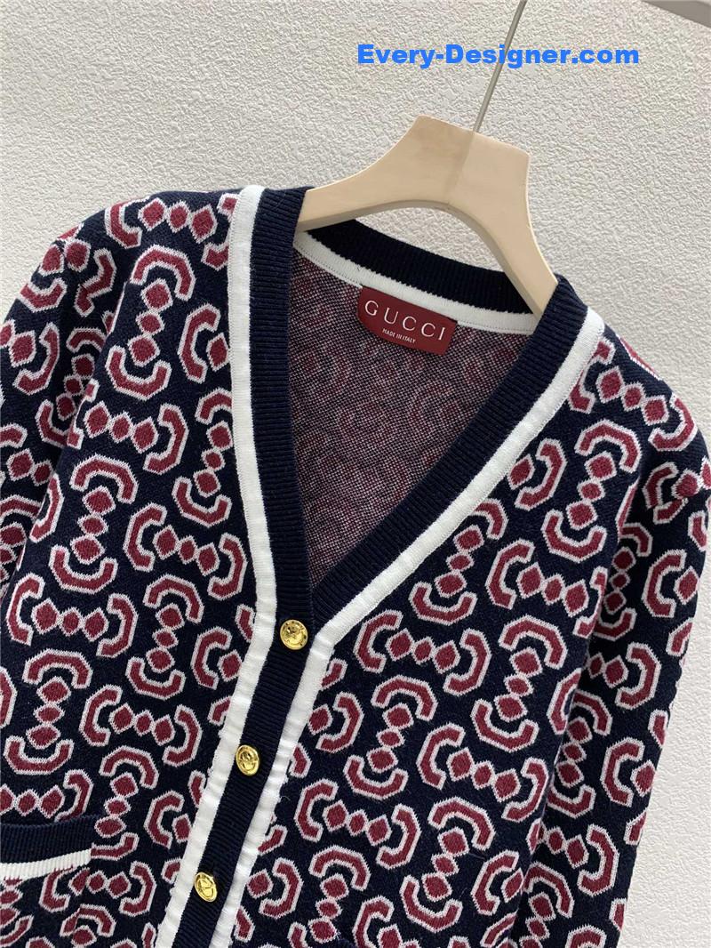 Gvc*1 v-neck jacquard cardigan black