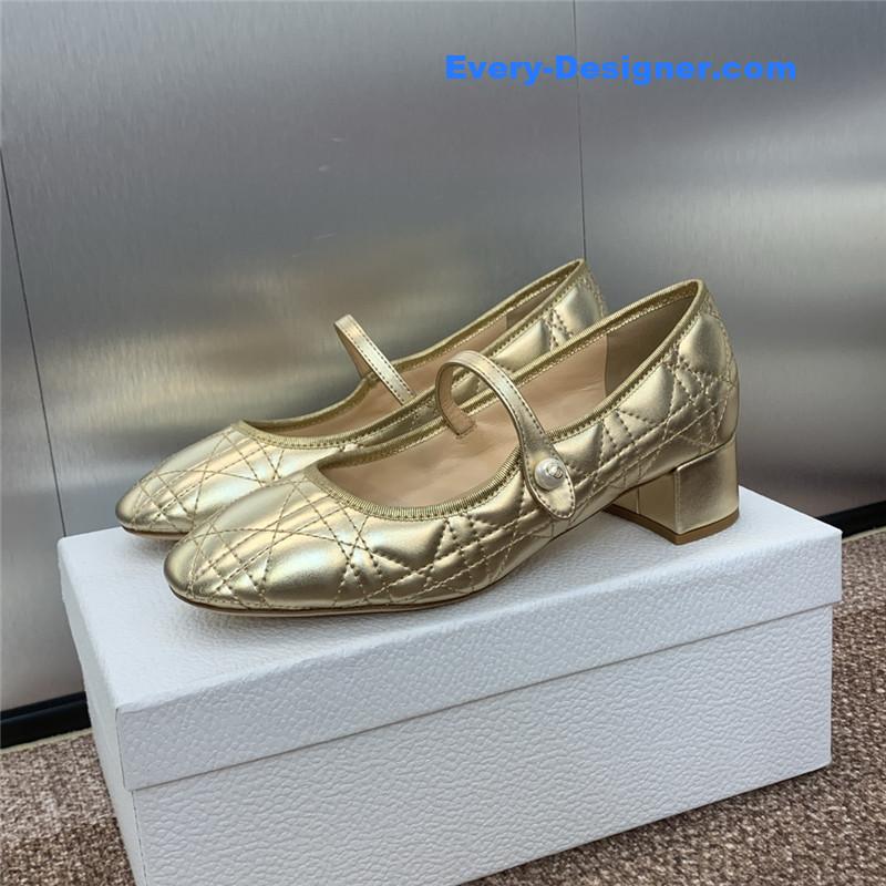 D10r ballet pump in gold quilted cannage calfskin