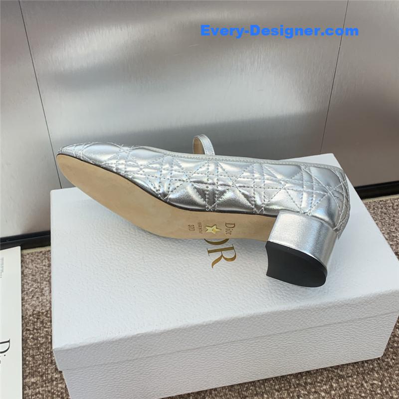 D10r ballet pump in silver quilted cannage calfskin