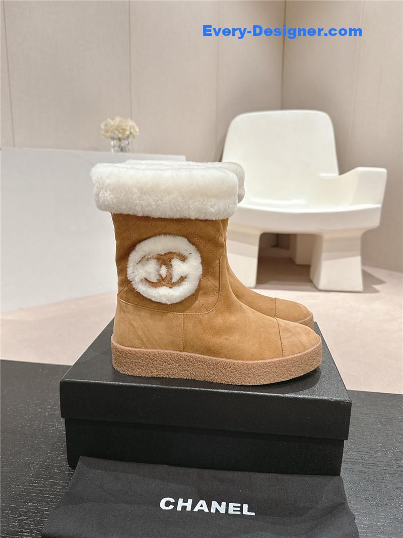 Ch**el logo brown suede snow boots
