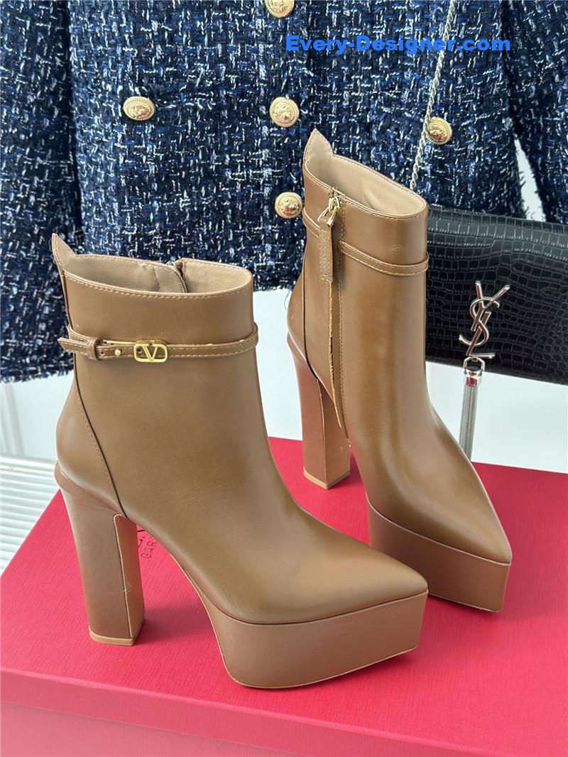 Va1e*ntin0 garavani brown leather heel platform booties