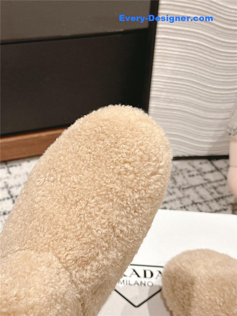 Pra*a shearling booties beige