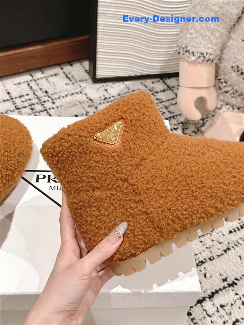 Pra*a shearling booties in brown