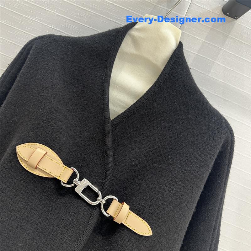 l0vis Vvtt0n lv wool knitted cape coat